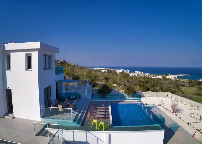 Chloe Luxury بروتاراس