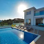 Chloe Luxury Villa Protaras