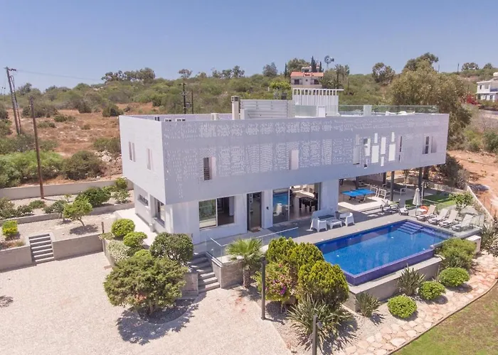 Chloe Luxury Villa *