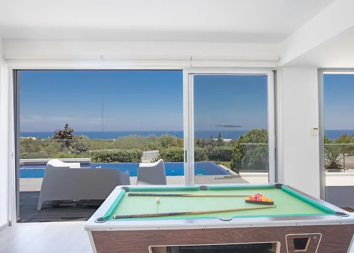 Chloe Luxury Villa *