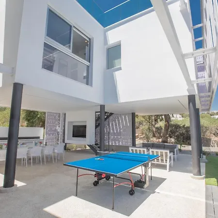 Chloe Luxury Villa *