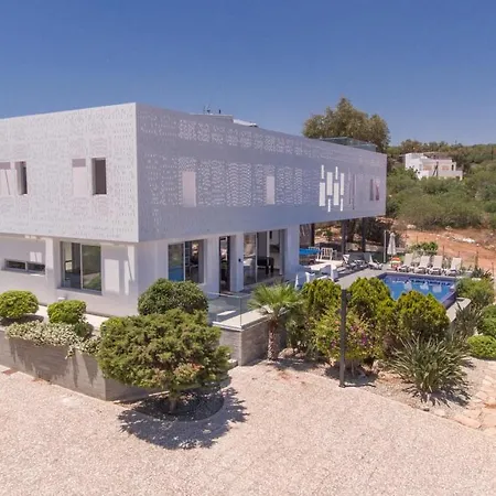Chloe Luxury Villa