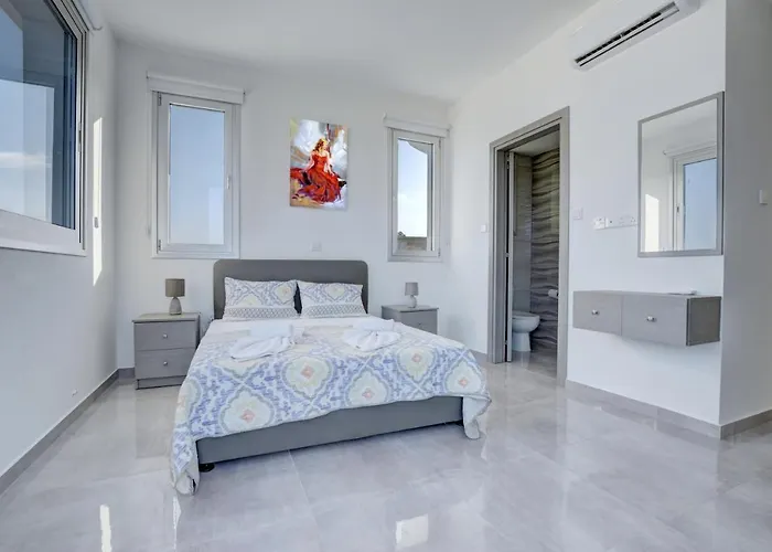 Chloe Luxury プロタラス